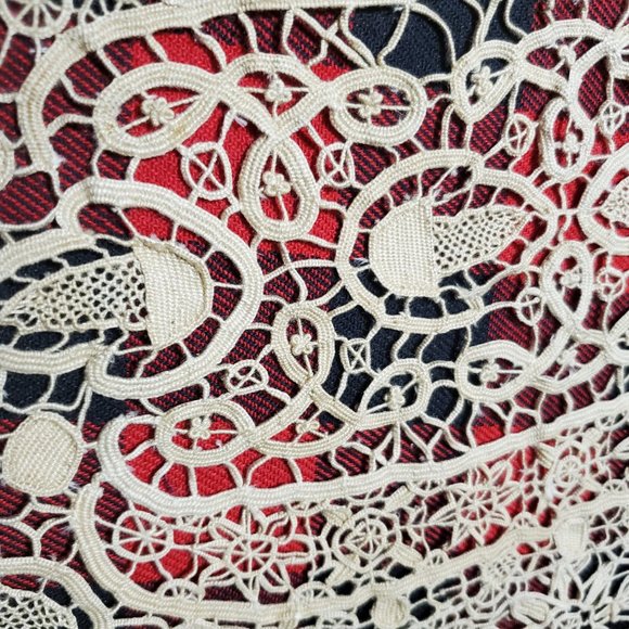 4 ITALIAN NEEDLE LACE RETICELLA PLACEMATS ACORN - Picture 9 of 13